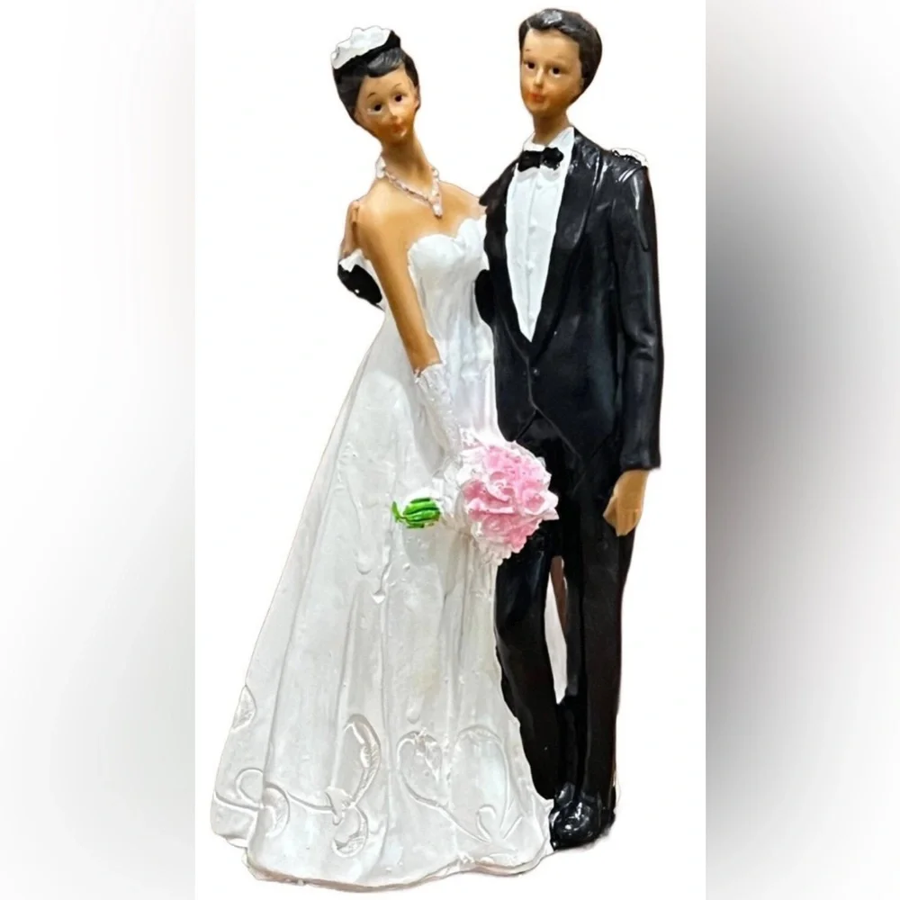 Bride and Groom Ethnic Wedding Cake Topper Figurine Gift Decoration